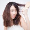 髪の静電気で起きるパサつき、うねり、ぺったんこ。【原因】と【対策】を毛髪診断士が徹底解説！